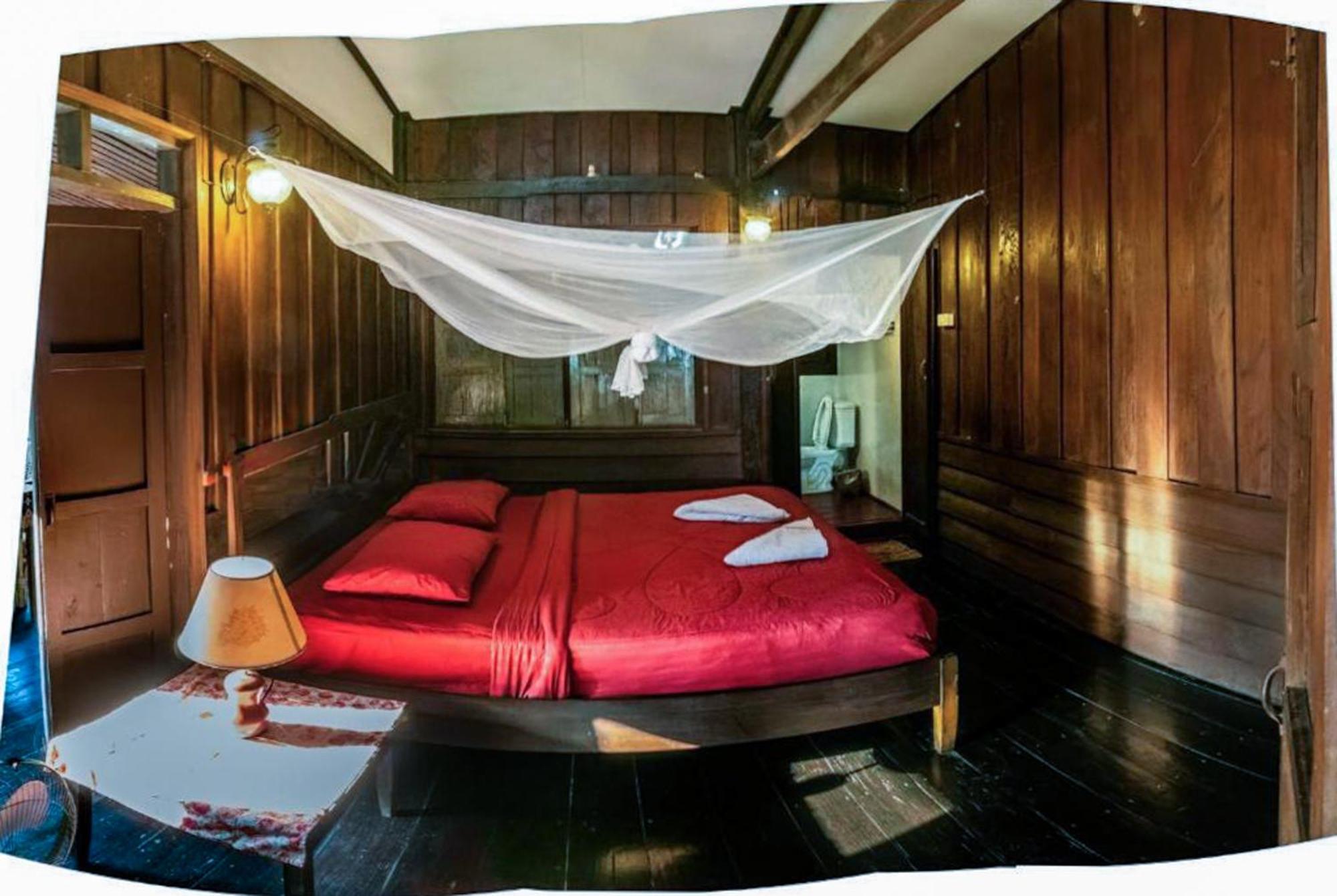 Pomelo Eatery And Riverside Suites - Savor Local Flavors, Relax In Comfort, And Discover Custom Adventures Ban Khon Bagian luar foto